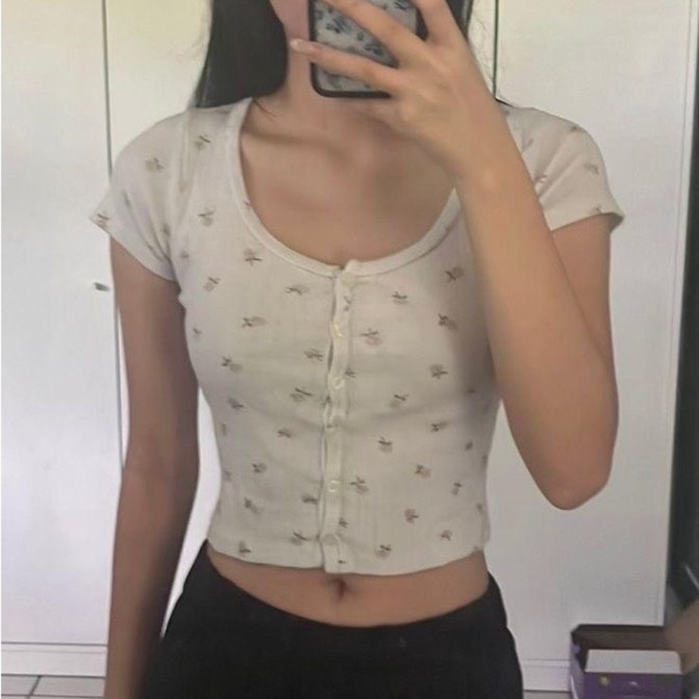 Brandy Melville Zelly Top